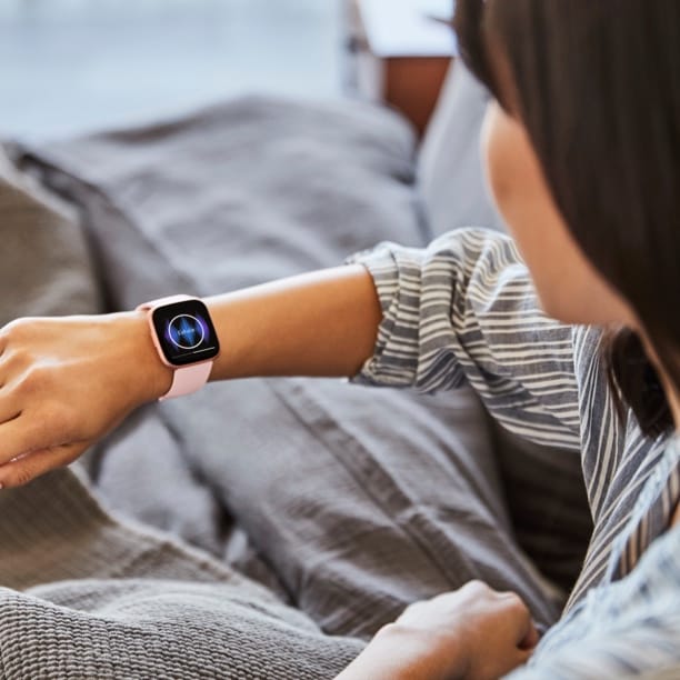 Fitbit Versa 2 Health & Fitness Smartwatch Sleep Score & Music Alexa built-in 